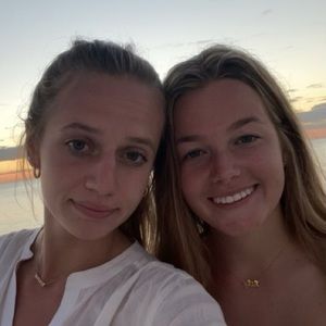 Meet your Posher, Lily